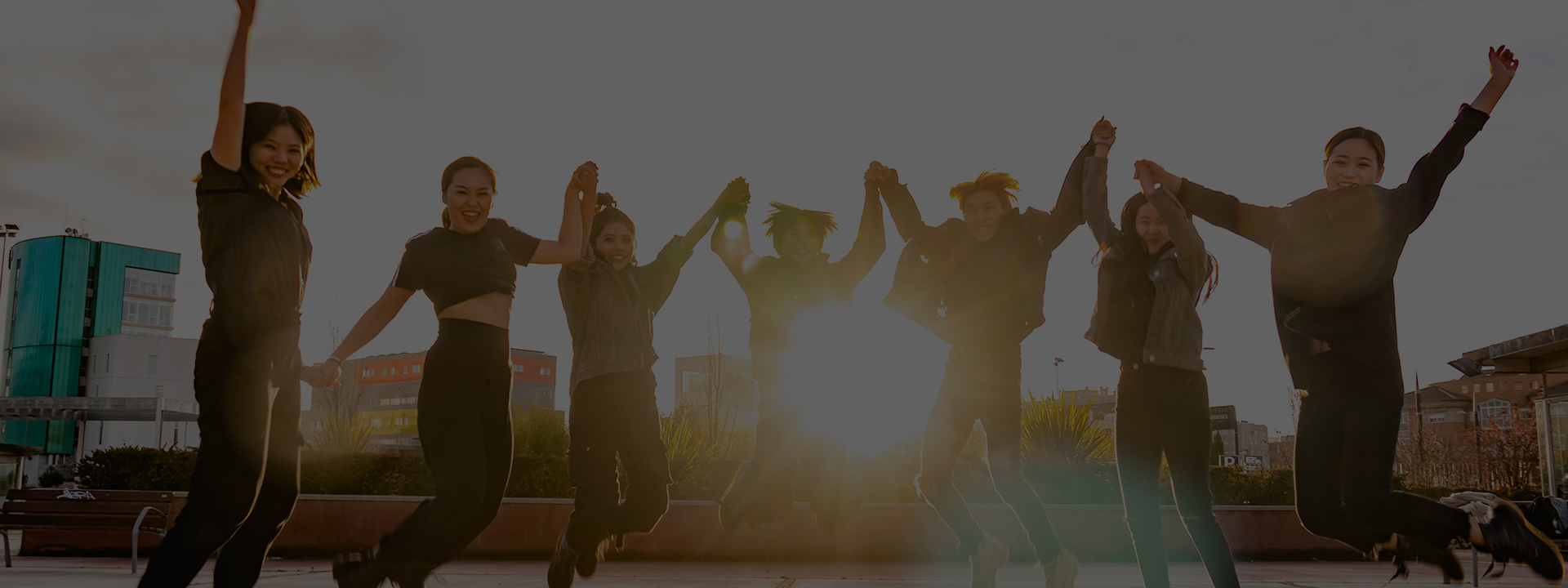 ΰ�¹���(victor1946)�ٷ���վ-Officials Website