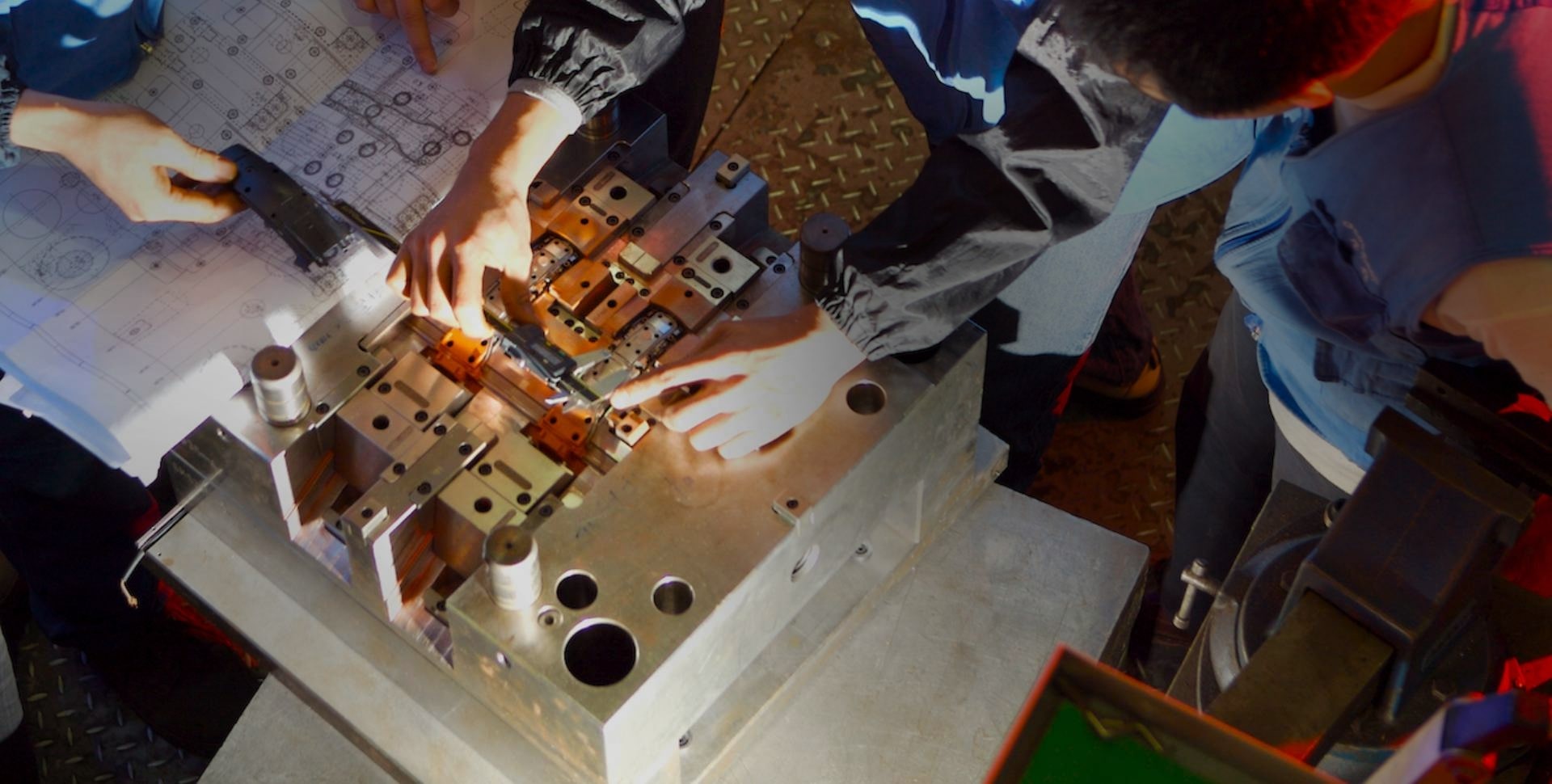 ΰ�¹���(victor1946)�ٷ���վ-Officials Website